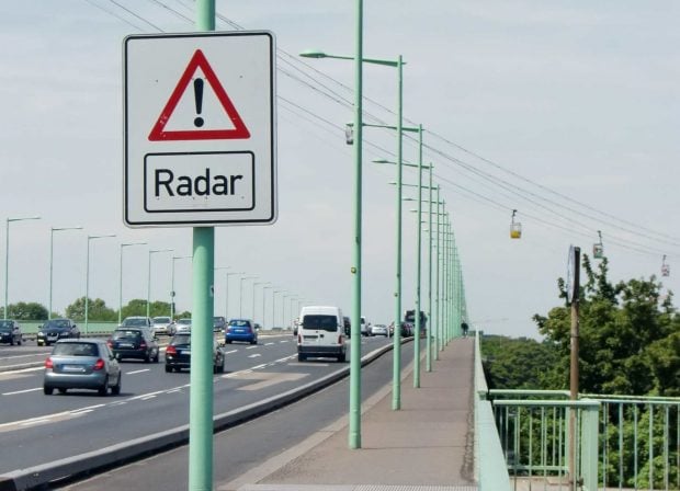 Conoce los tipos de radares de la DGT para controlar la velocidad este verano