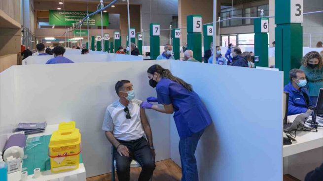 Andalucía vacunará este sábado sin cita previa a 3.500 personas de 50 a 69 años con monodosis de Janssen