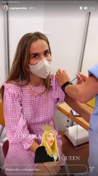 María Pombo recibe la vacuna