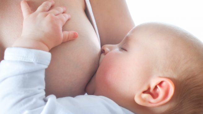 La leche materna de mujeres infectadas y de vacunadas contra el COVID contiene anticuerpos