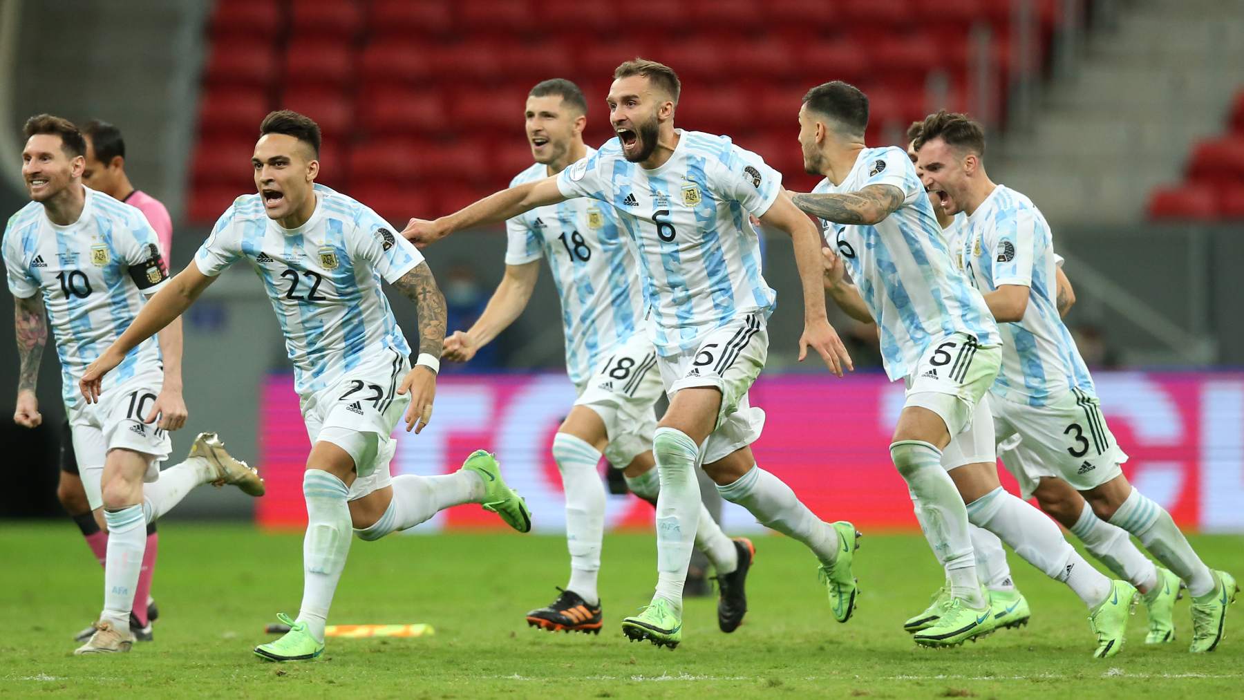 Los jugadores de Argentina celebran el pase a la final de la Copa América en la tanda de penaltis. (Getty)