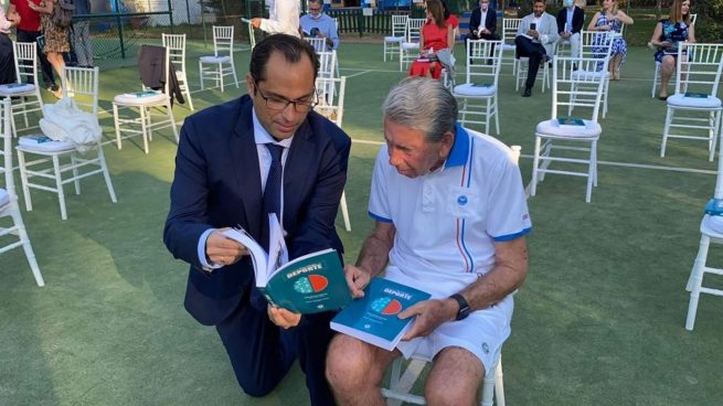 El equipo de Quirónsalud Málaga presenta el Manual de Neurología del Deporte