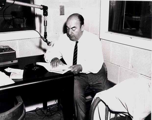 Las 10 frases más increíble de Pablo Neruda en el día de su nacimiento