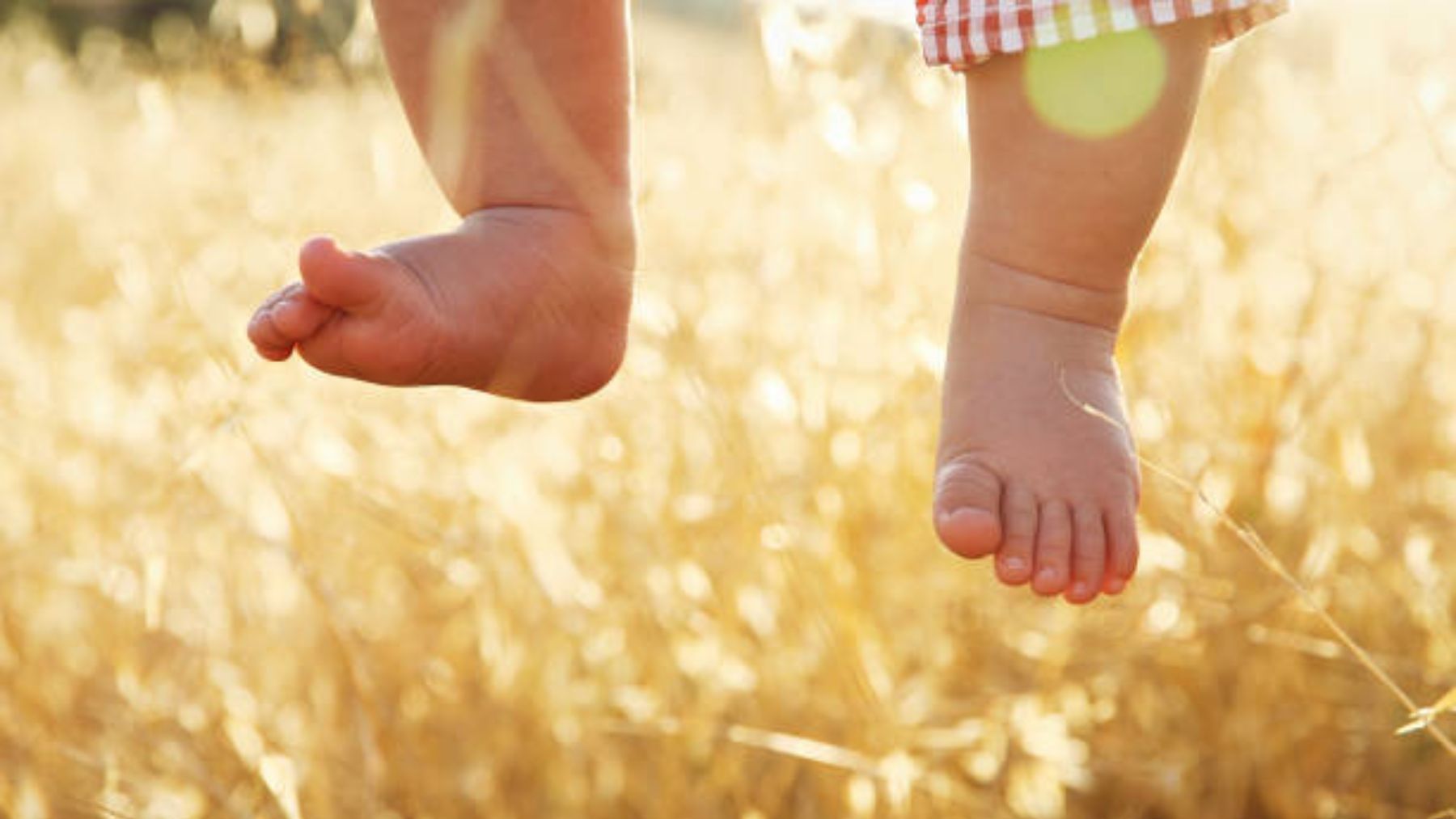 Descubre los motivos por los que a los niños les huelen los pies