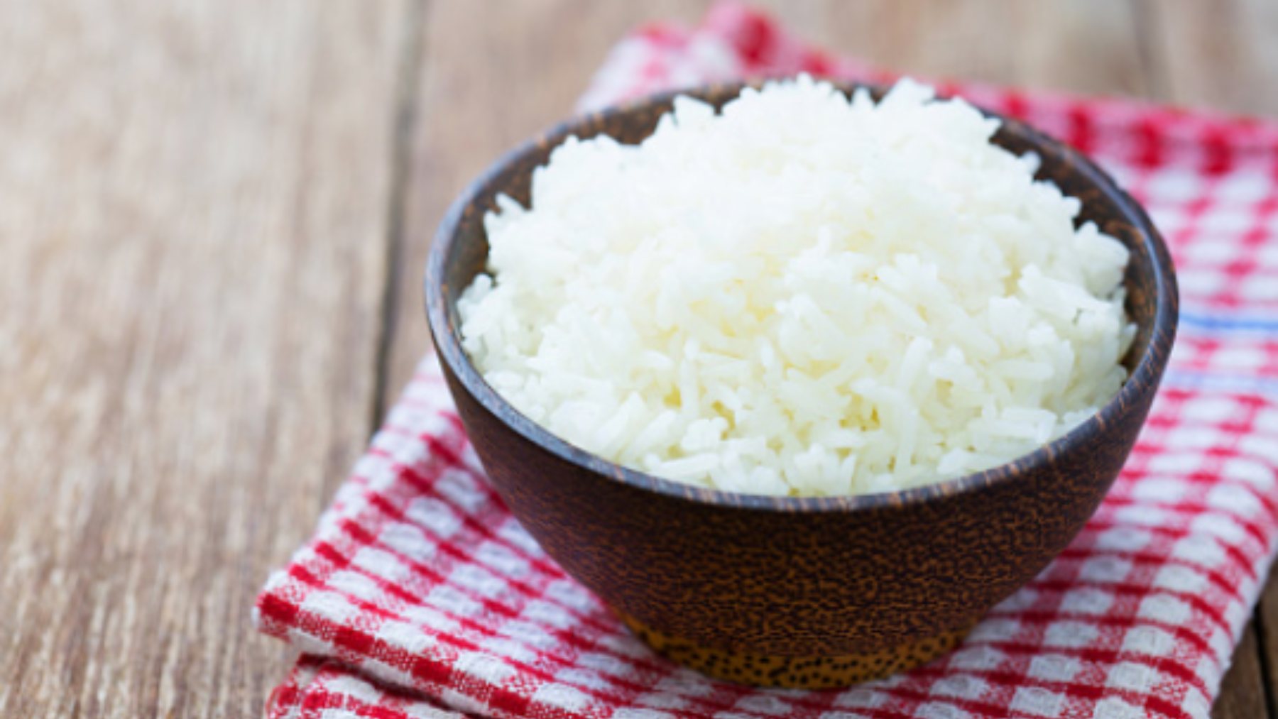 Pasos para cocinar el mejor arroz blanco al microondas para ensaladas