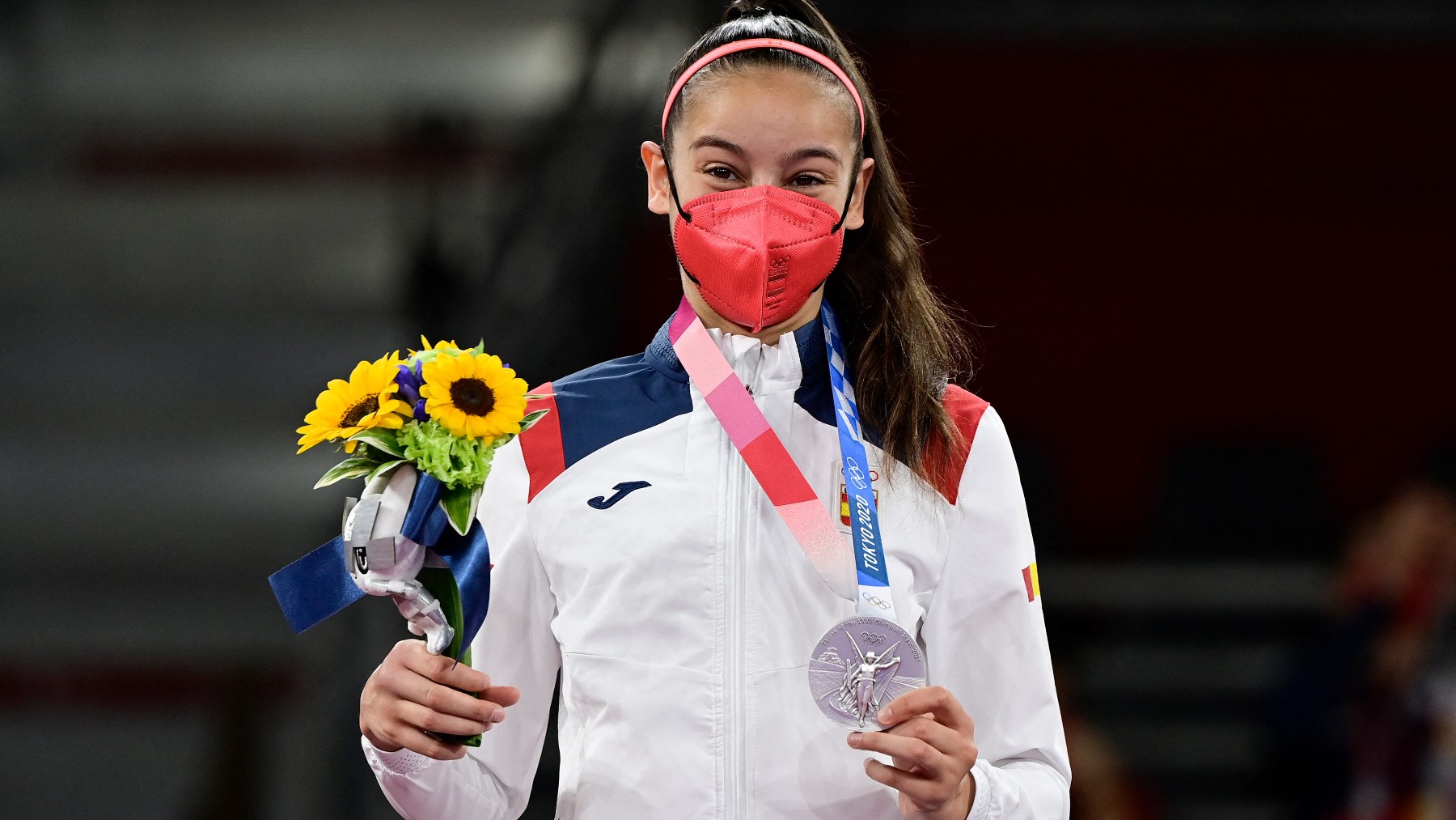 Adriana Cerezo, con la medalla de plata. (AFP)