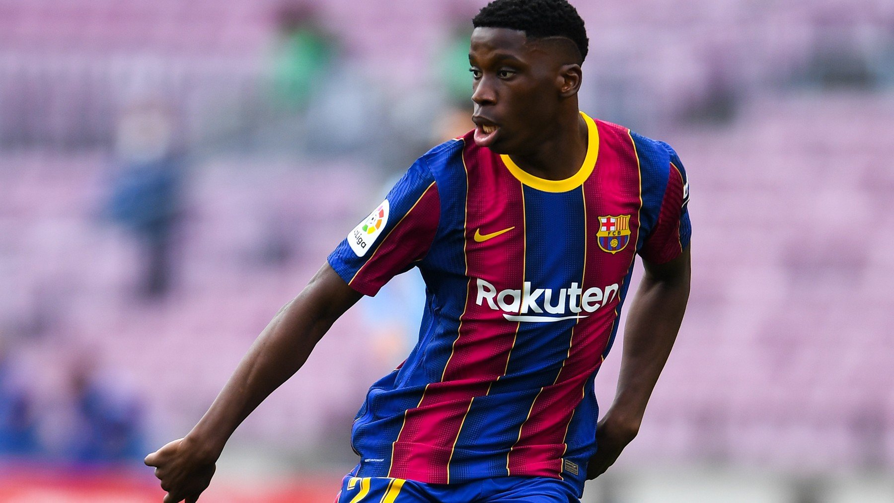 Ilaix Moriba, durante un partido con el Barcelona. (Getty)