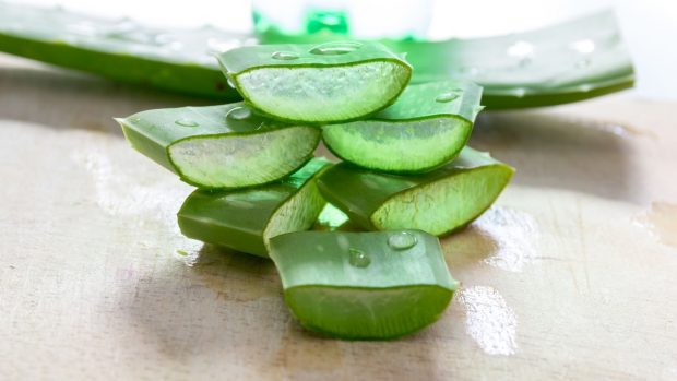 Cómo hacer una mascarilla facial de aloe vera