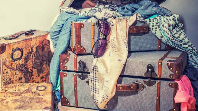 Vacaciones 2021: los consejos para ahorrar espacio en la maleta