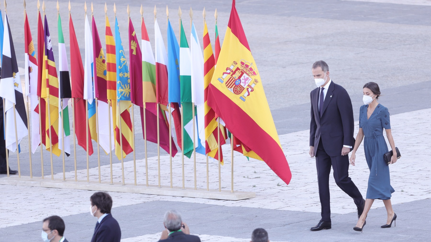 El Rey Felipe VI y la Reina Letizia durante el homenaje a las víctimas del Covid.