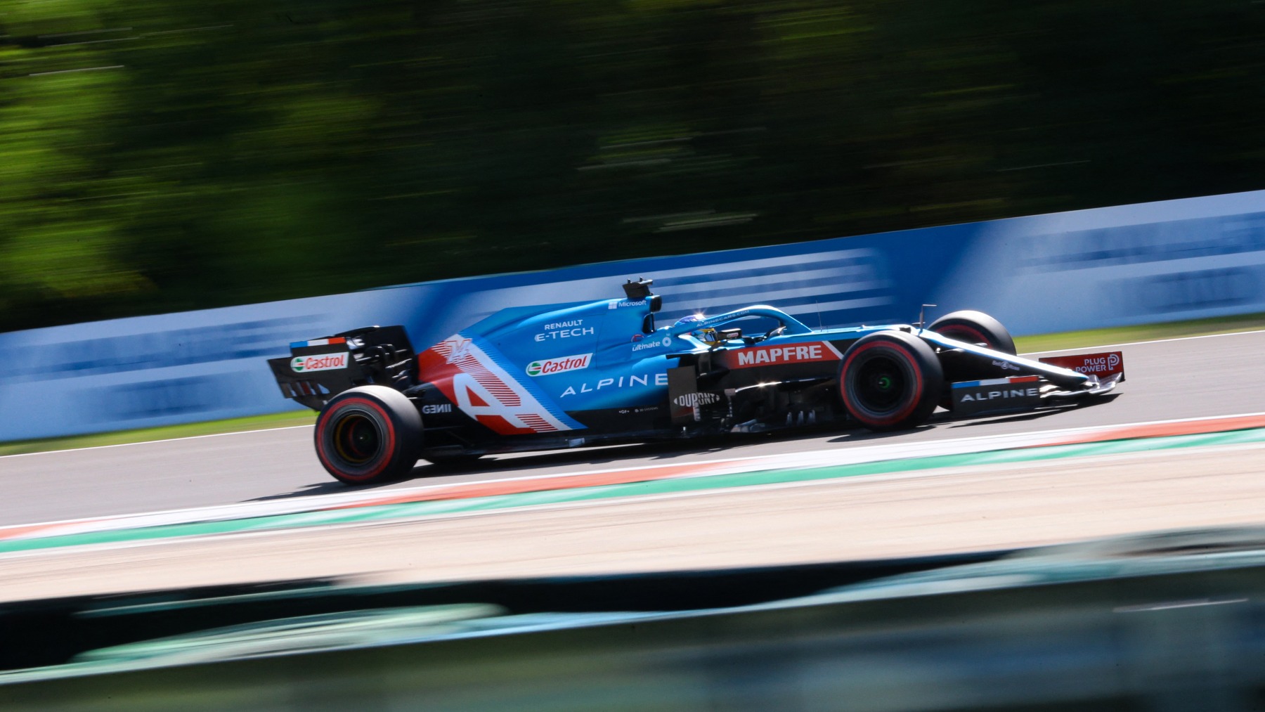 Fernando Alonso durante la sesión de clasificación del Gran Premio de Hungría. (AFP)