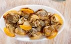 El truco del chef José Andrés para que los berberechos en lata parezcan de restaurante: «Gajos de mandarina y aceite de oliva»