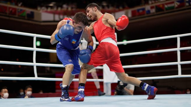 Gabriel Escobar se planta en cuartos y luchará por la medalla en boxeo