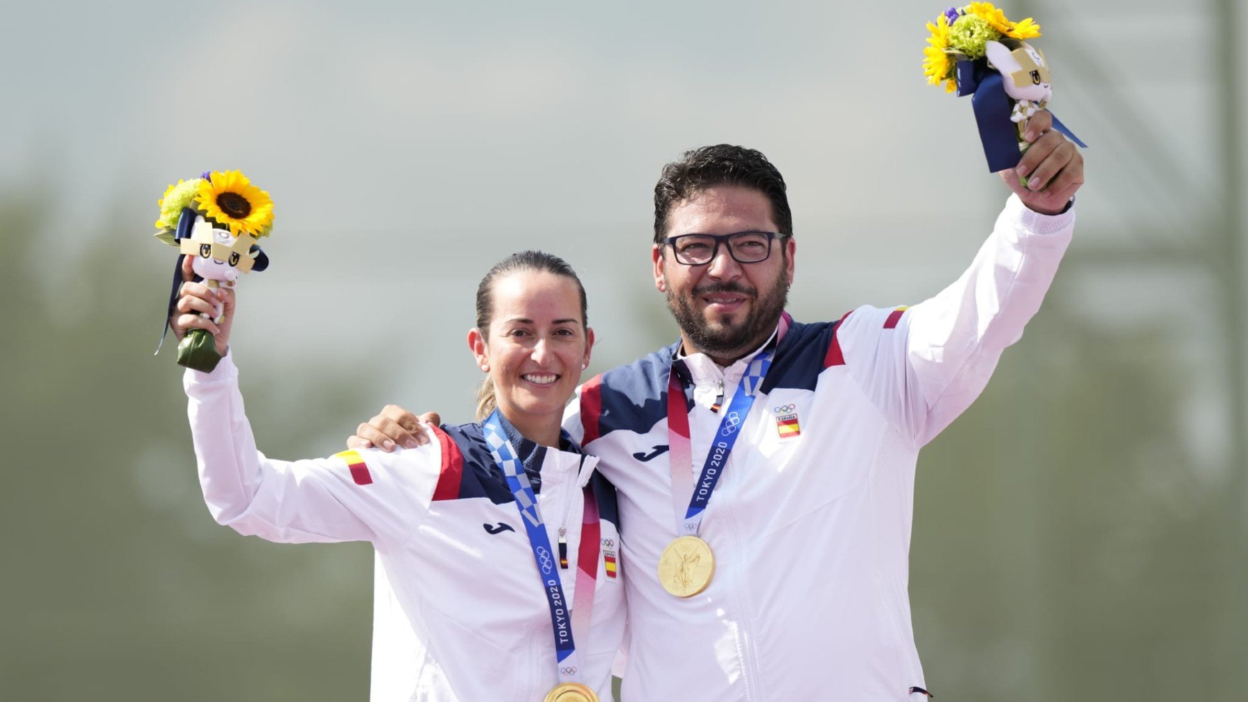 Fátima Gálvez y Alberto Fernández, con la medalla de oro.