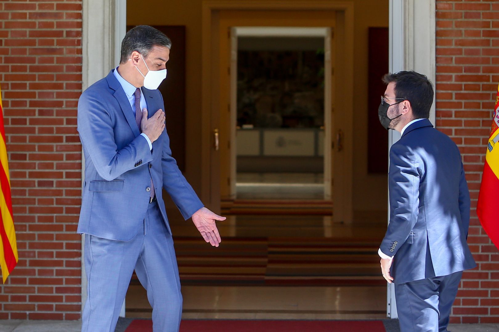 Pedro Sánchez y Pere Aragonès, ambos en Moncloa.