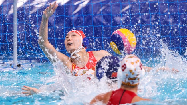 La selección femenina de waterpolo aplasta a China y se planta en semifinales