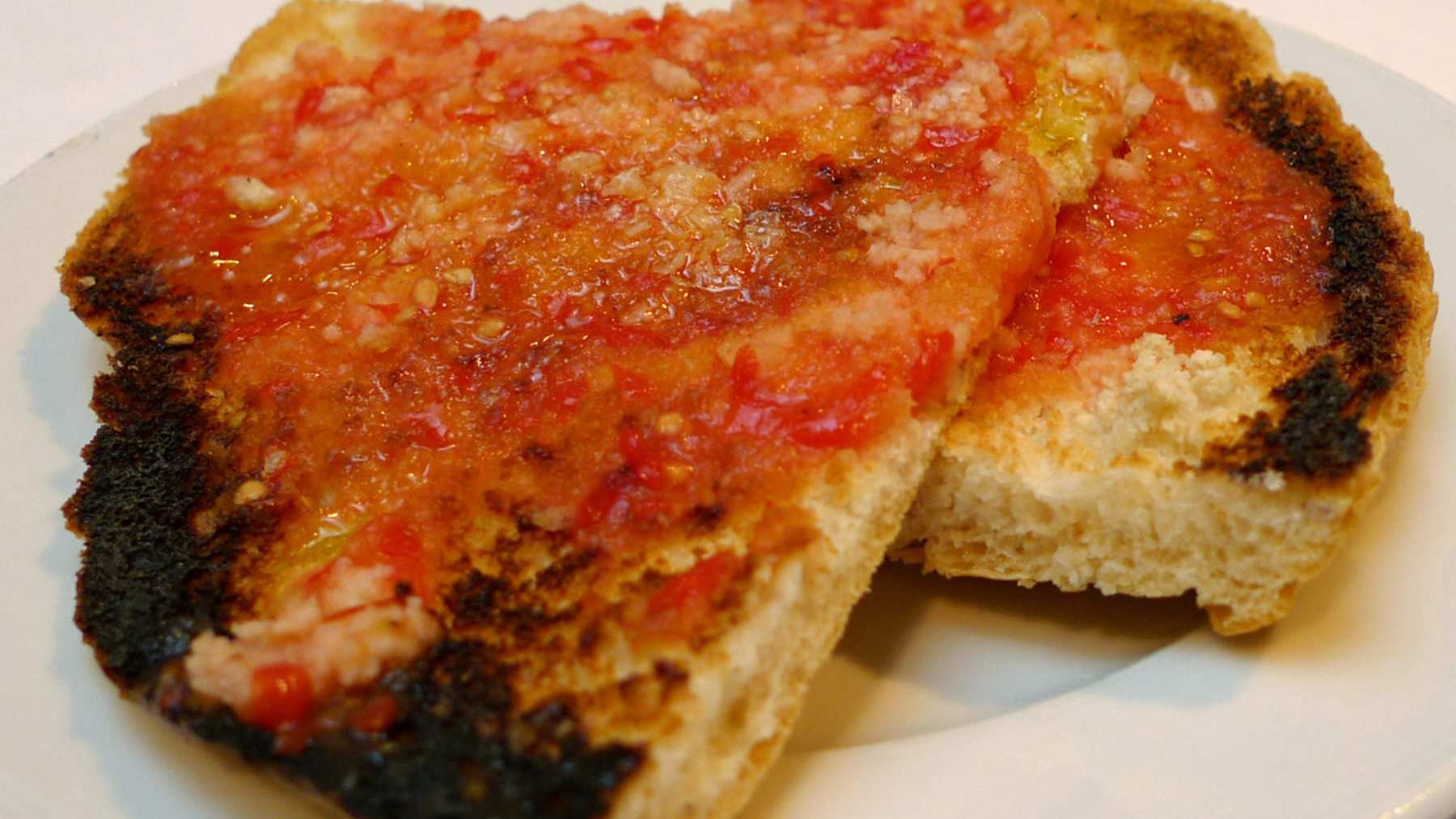 La tostada con tomate