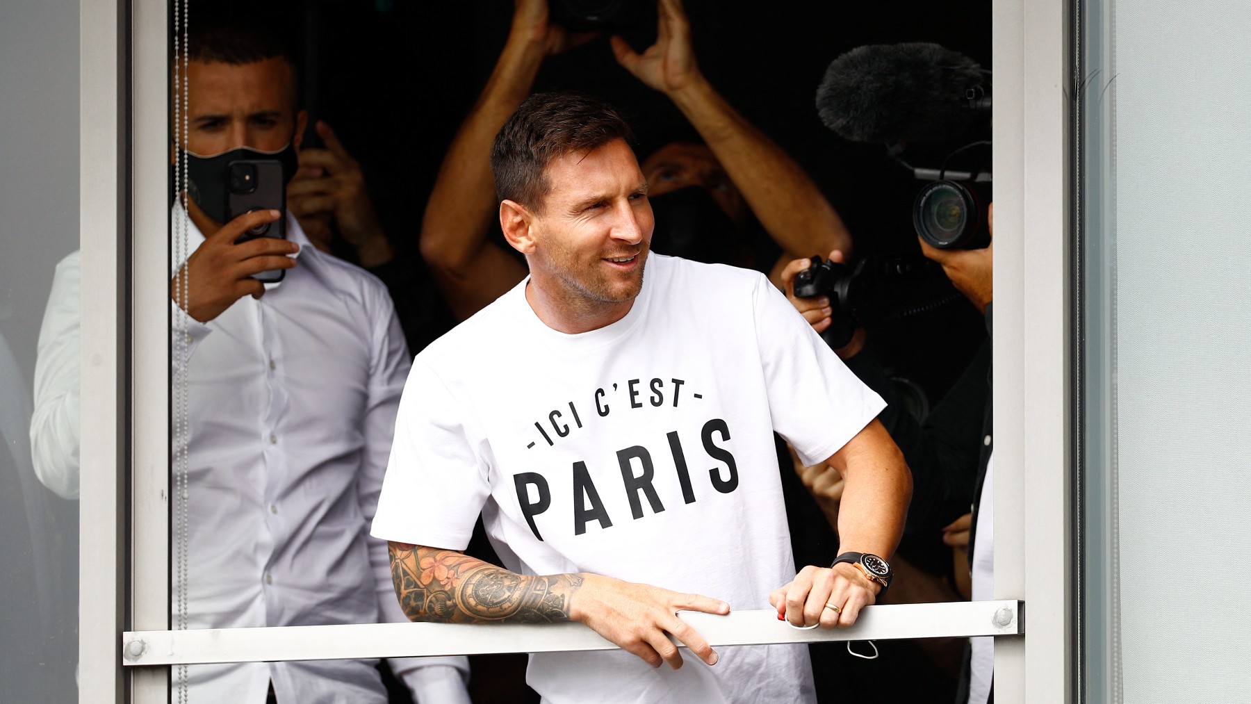 Leo Messi, a su llegada a París. (AFP)