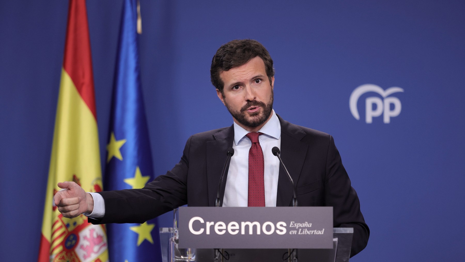 Pablo Casado chiede tagli alla luce “togliendo dalla bolletta i costi non energetici e abbassando le tasse”