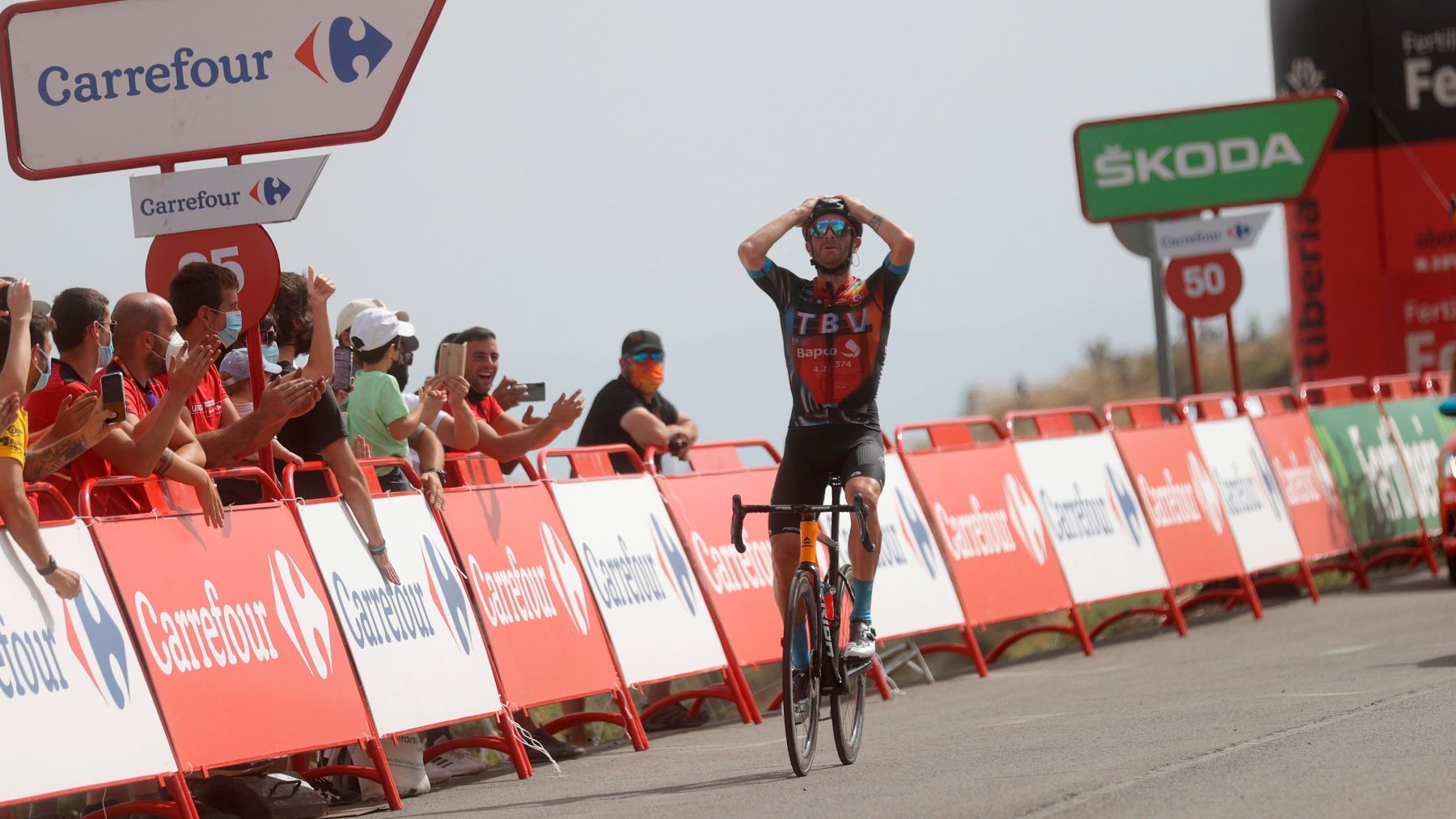 Caruso gana una etapa en la Vuelta a España. (EFE)