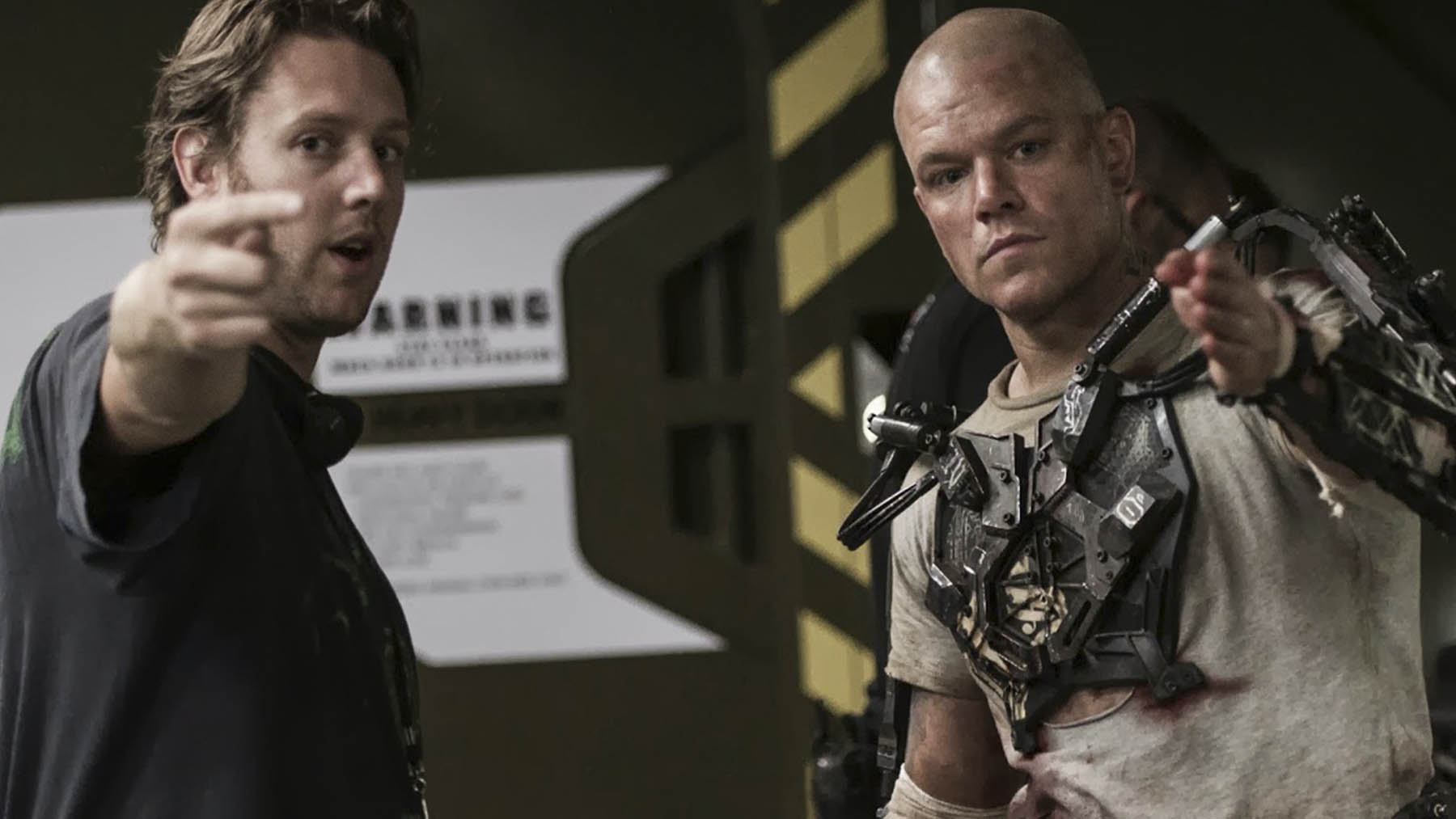 Neil Blomkamp con Matt Damon en «Elysium» (MRC)