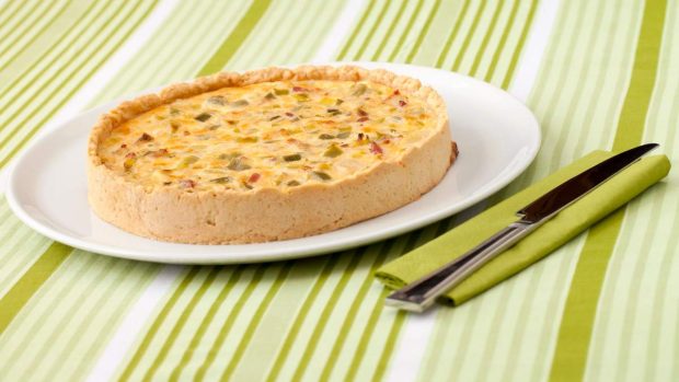 Quiche de puerros y jamón Quiche-de-puerros-y-jamon_-receta-casera-620x349