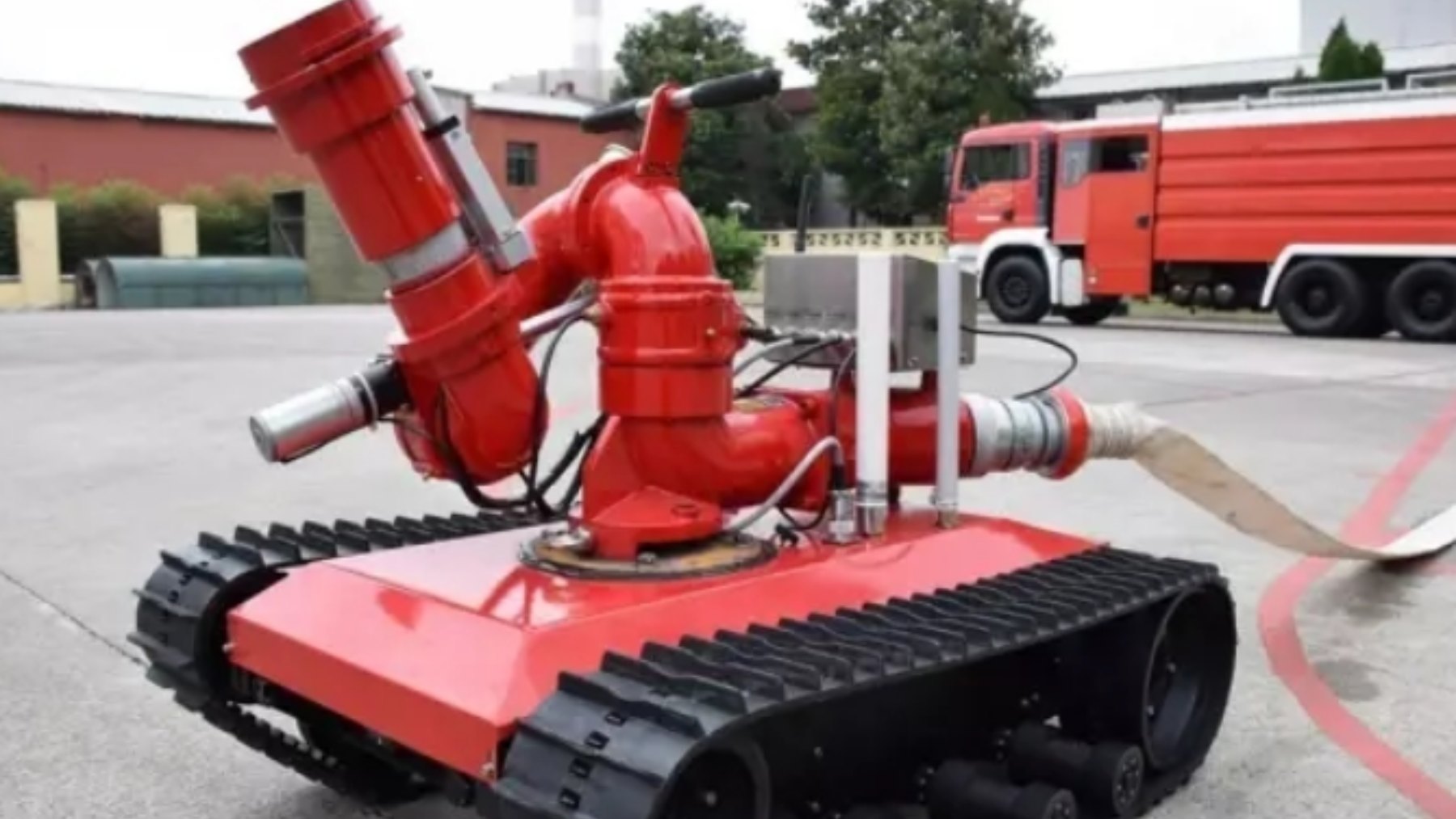El nuevo robot bombero chino