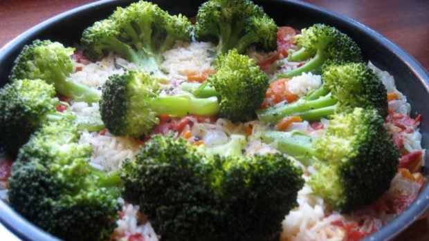 Arroz con brócoli Arroz-con-brocoli_-receta-saludable-1-620x349