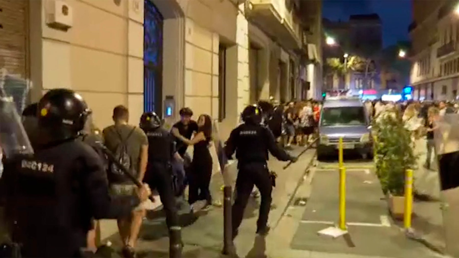 Incidentes en las fiestas de Sants en Barcelona