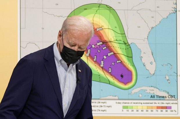 El presidente de los EEUU, Joe Biden, informando sobre las medidas adoptadas frente al huracán 'Ida'. Foto: AFP