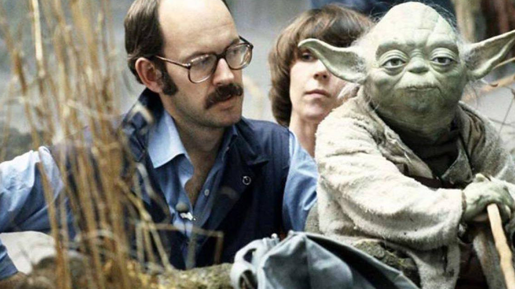Frank Oz manejando a Yoda en la trilogía original de «Star Wars» LucasArts/Disney)