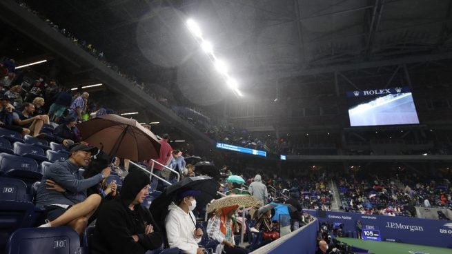 Un diluvio obliga a suspender un partido del US Open… ¡en pista cubierta!