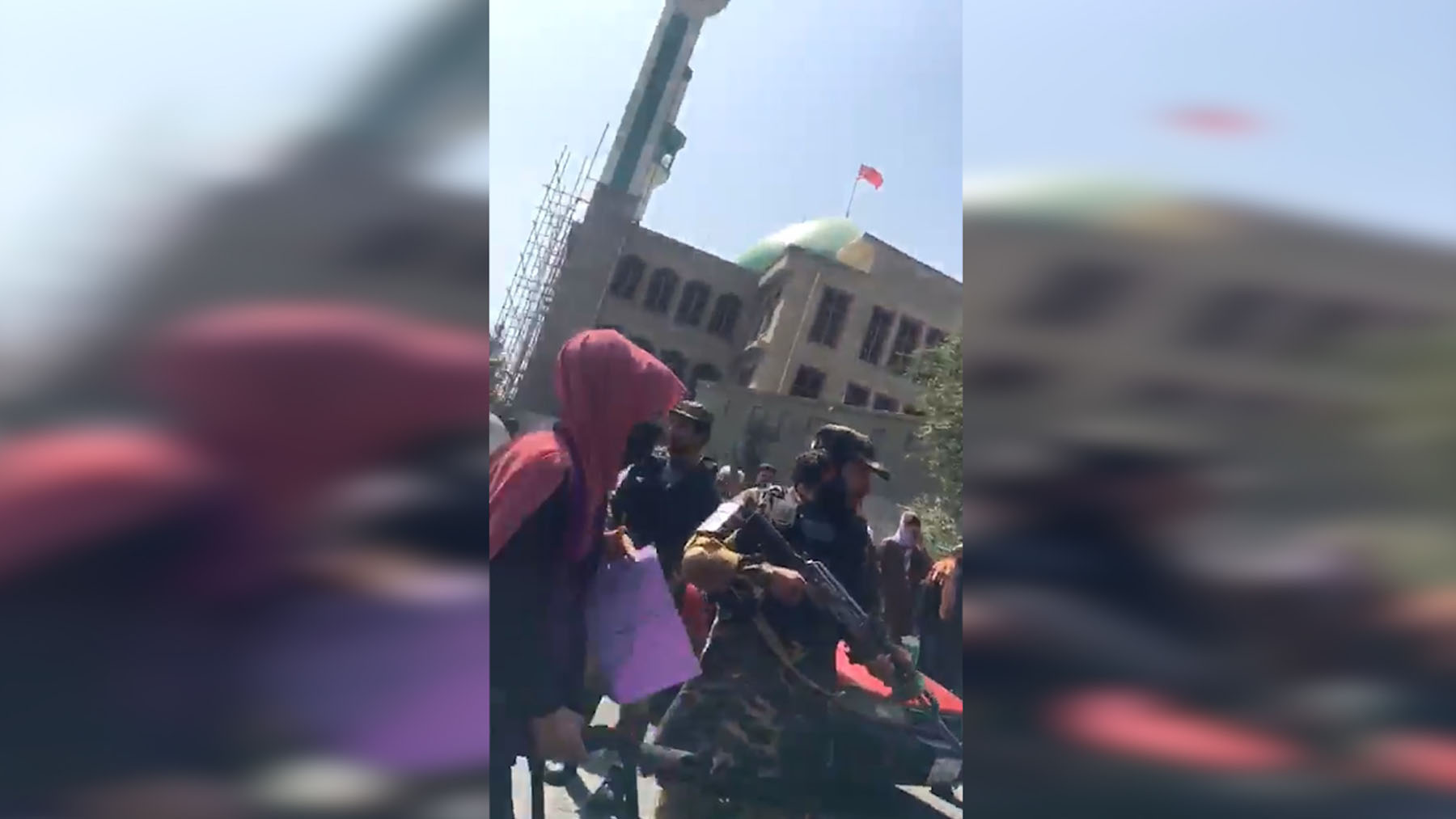 Nueva protesta de mujeres afganas por sus derechos.