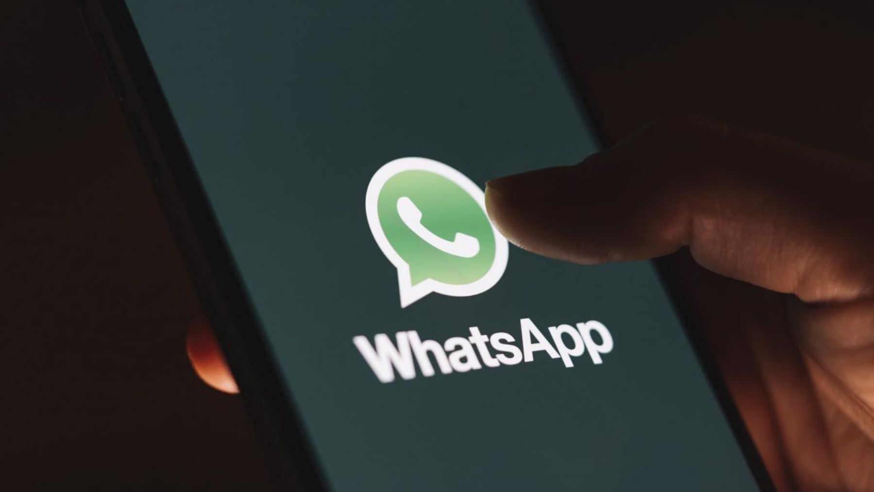 Descubre cómo son y cómo funcionan las reacciones en WhatsApp