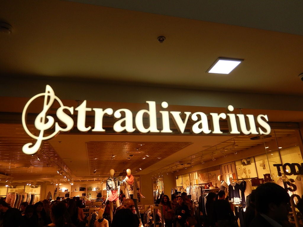 Stradivarius: por qué se llama así y cuál es el estilo de esta marca de Inditex