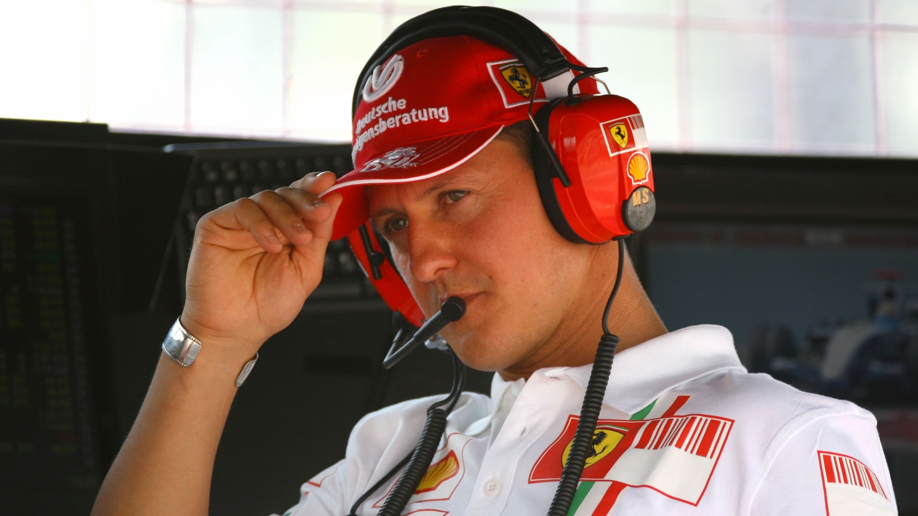 Michael Schumacher, reflexivo durante un Gran Premio. (Getty)