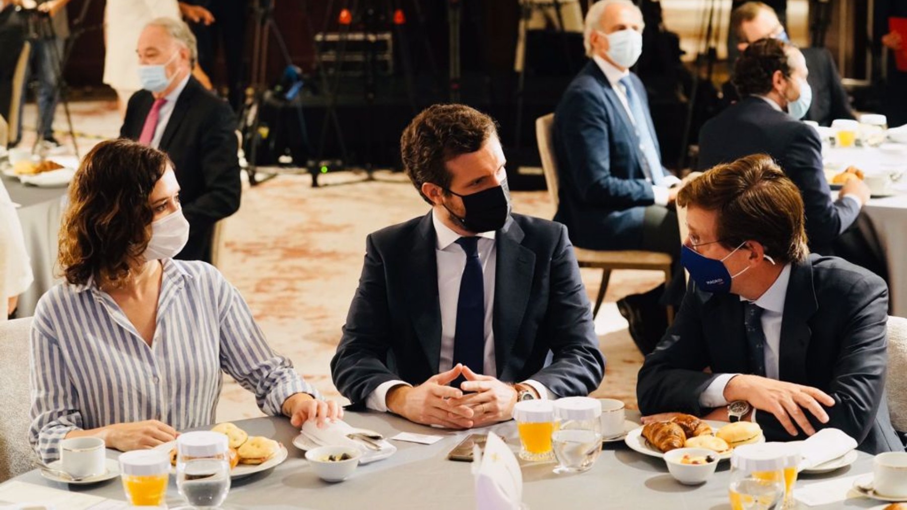 Pablo Casado con Ayuso y Almeida en una imagen de archivo.