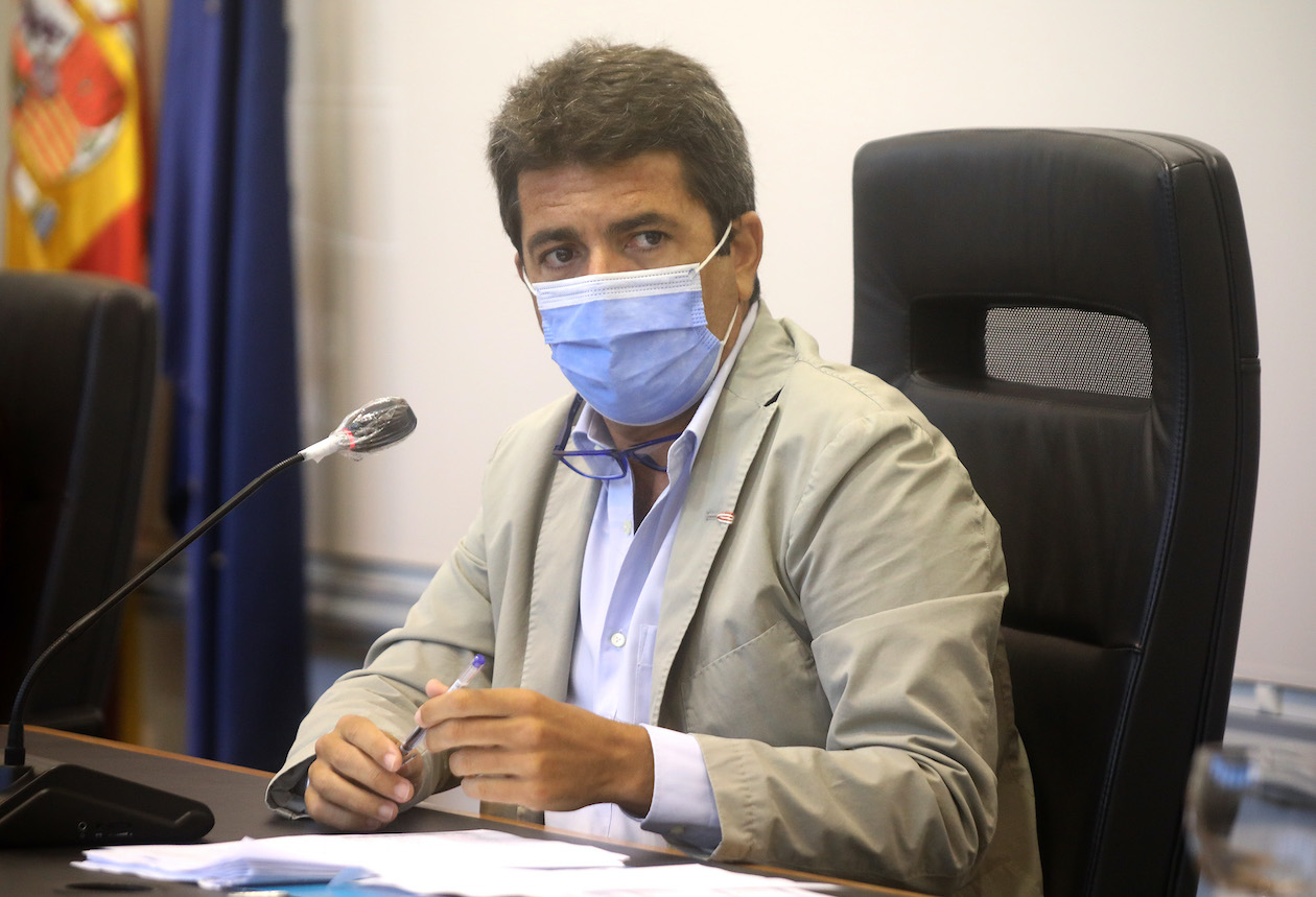 La Diputación se pone del lado de los alicantinos y rebaja el IAE provincial frente al ‘tarifazo’ de Sánchez