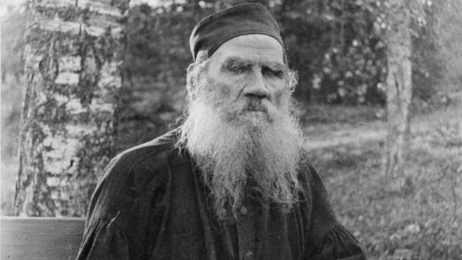 Frases que sorprenden de León Tolstoi en el día de su nacimiento