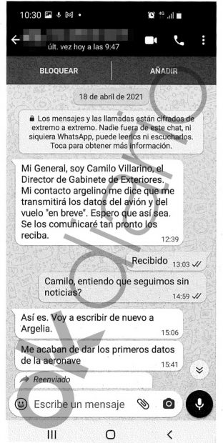 Cadena de mensajes intercambiados entre Camilo Villarino y el teniente general.