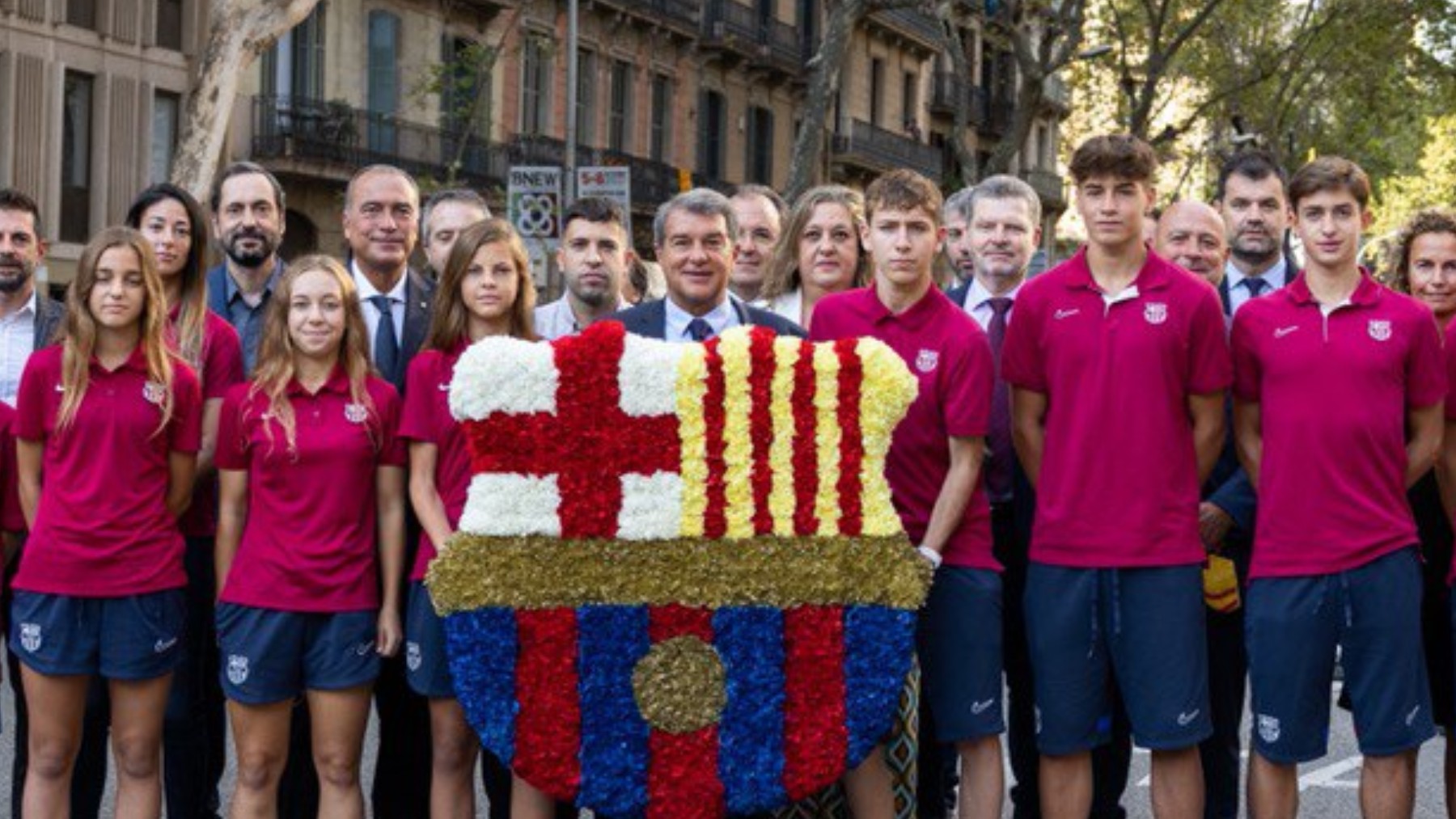 Joan Laporta en la ofrenda floral del Barcelona en la Diada. (fcbarcelona.es)
