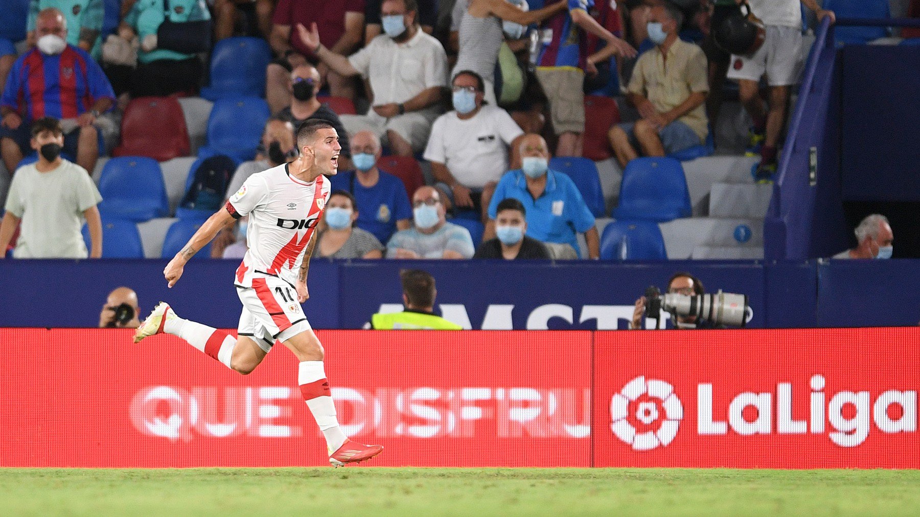 Sergi Guardiola celebra su gol ante el Levante. (Getty)