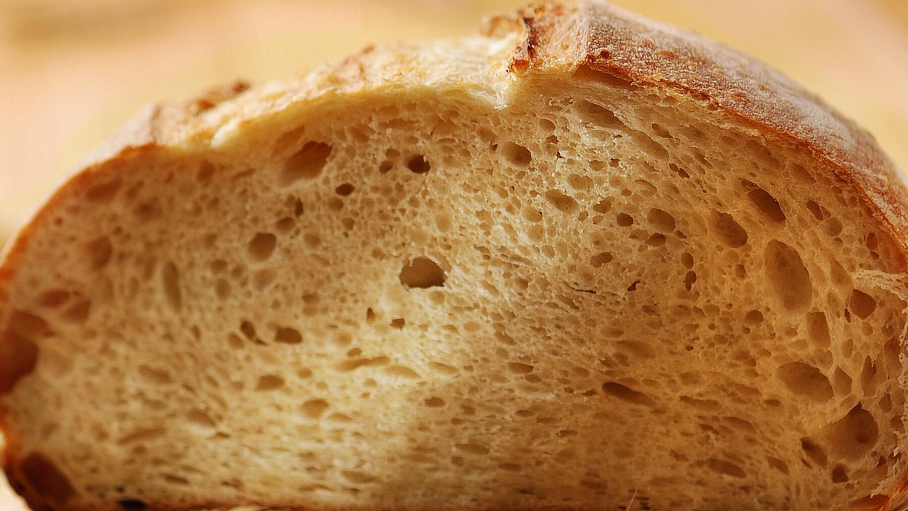 Белый хлеб. Колоски хлеба. Срез белого хлеба.