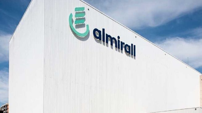 Almirall emitirá obligaciones por valor de 250 millones y vencimiento en 2026