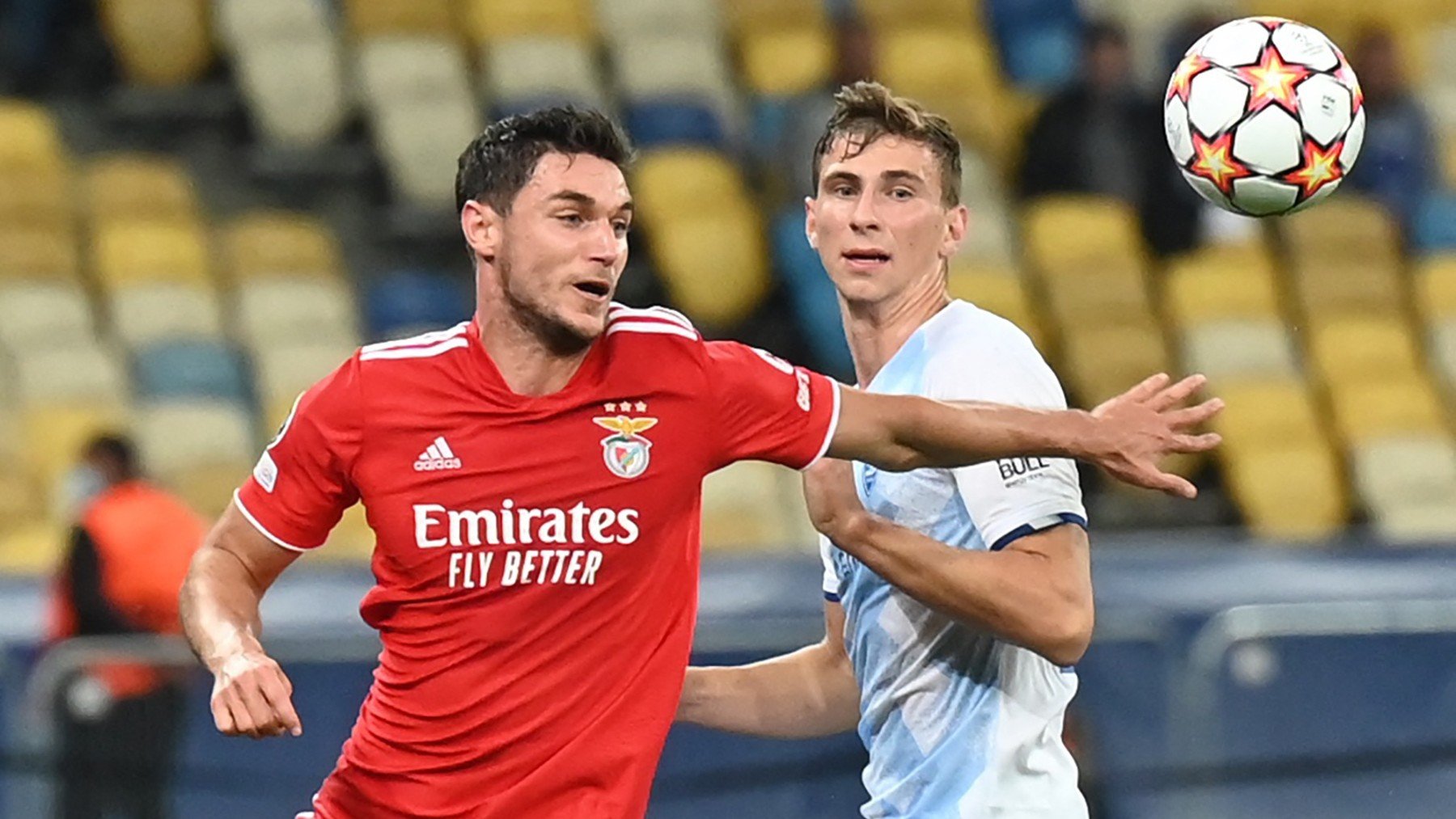 Benfica y Dynamo de Kiev en un partido de Champions. (AFP)