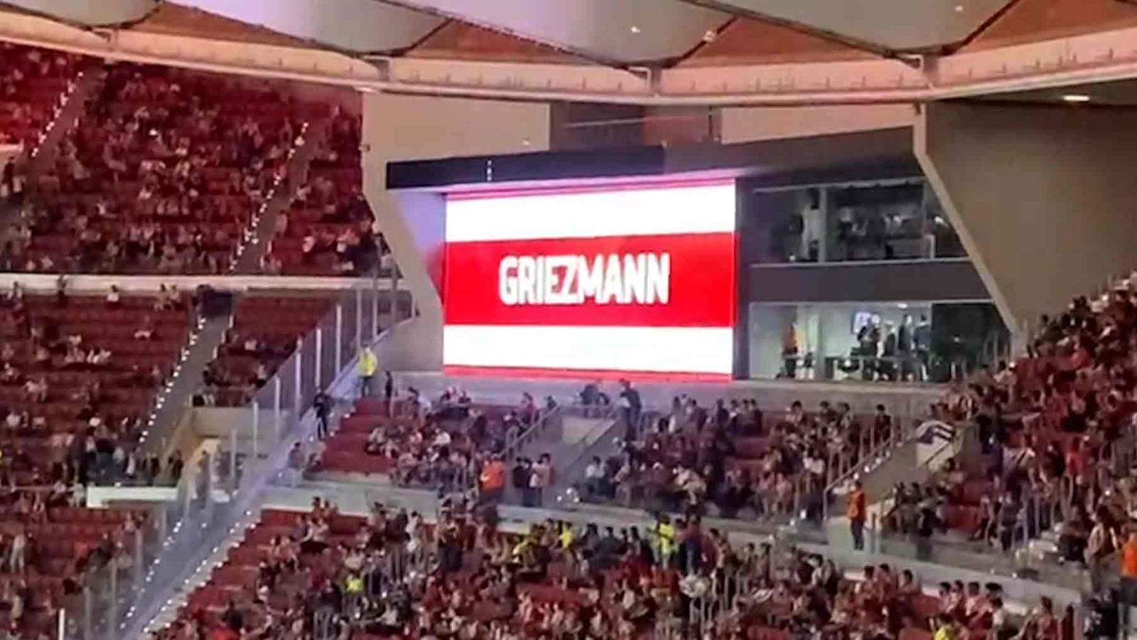 La afición del Atlético pitó a Griezmann.