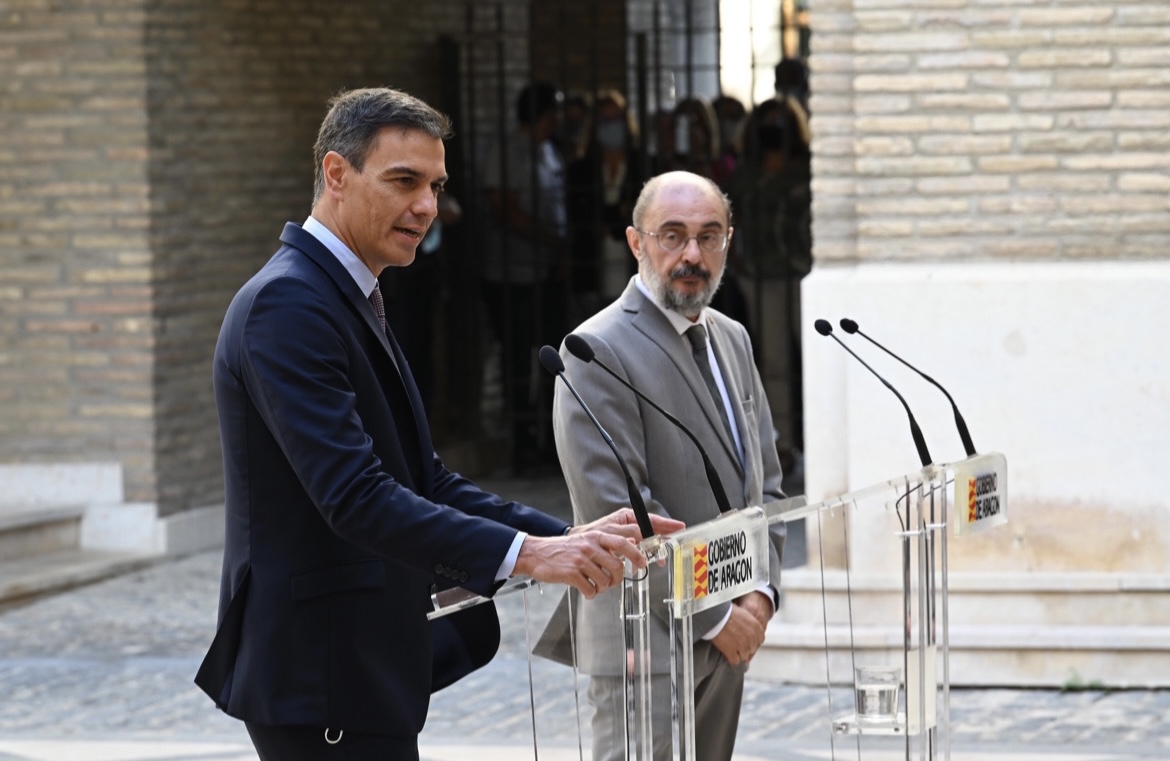 Sánchez y Lambán, este jueves, durante la visita del presidente a Zaragoza.