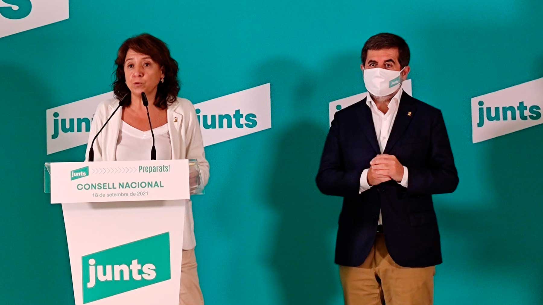 La presidenta del Consell Nacional de Junts, Anna Erra, y el secretario general de Junts, Jordi Sànchez