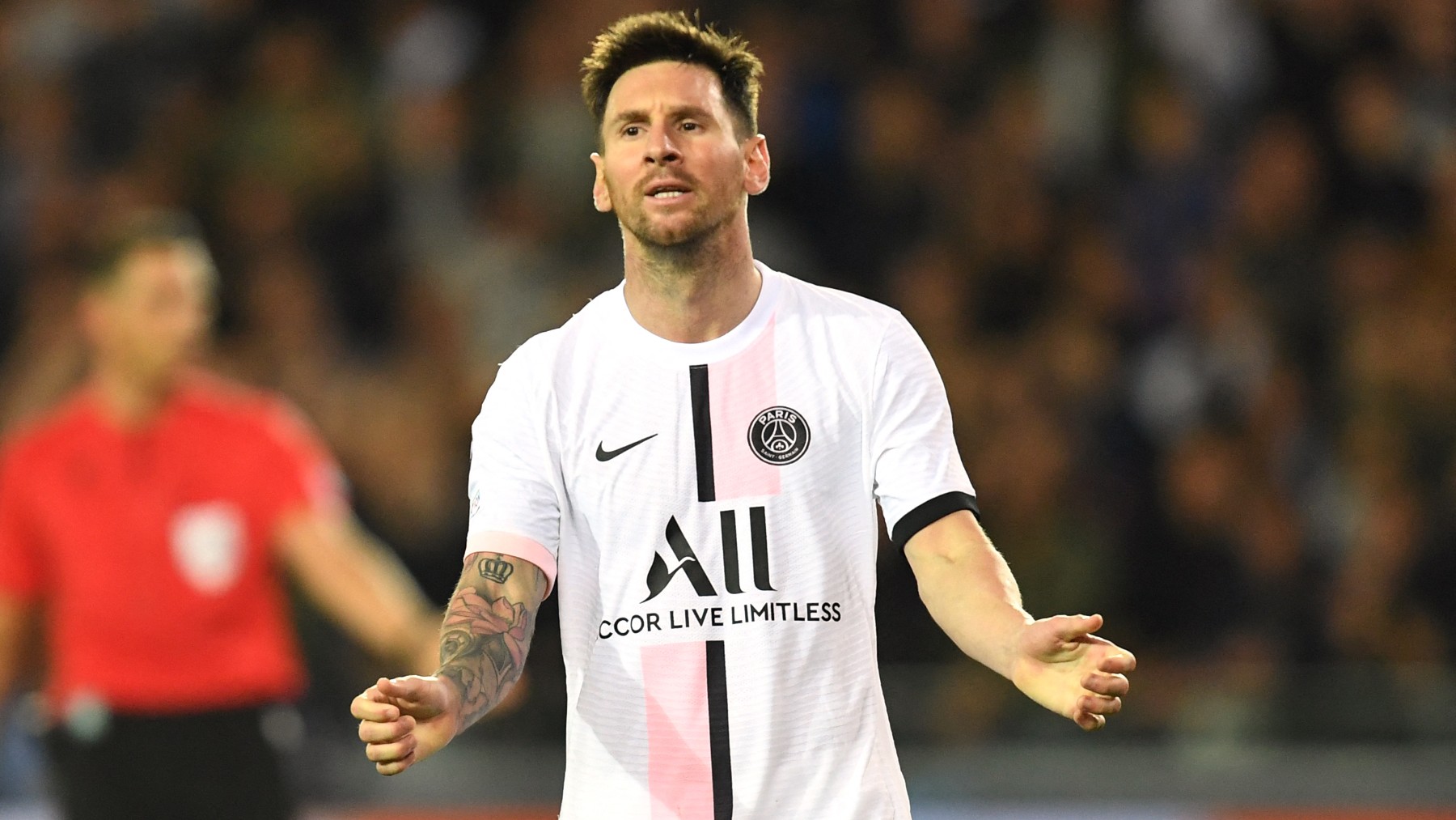 Messi, durante un partido con el PSG. (AFP)
