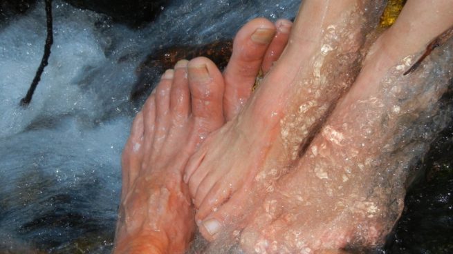 Por qué se duermen los dedos de los pies: qué hacer, remedios y tratamientos
